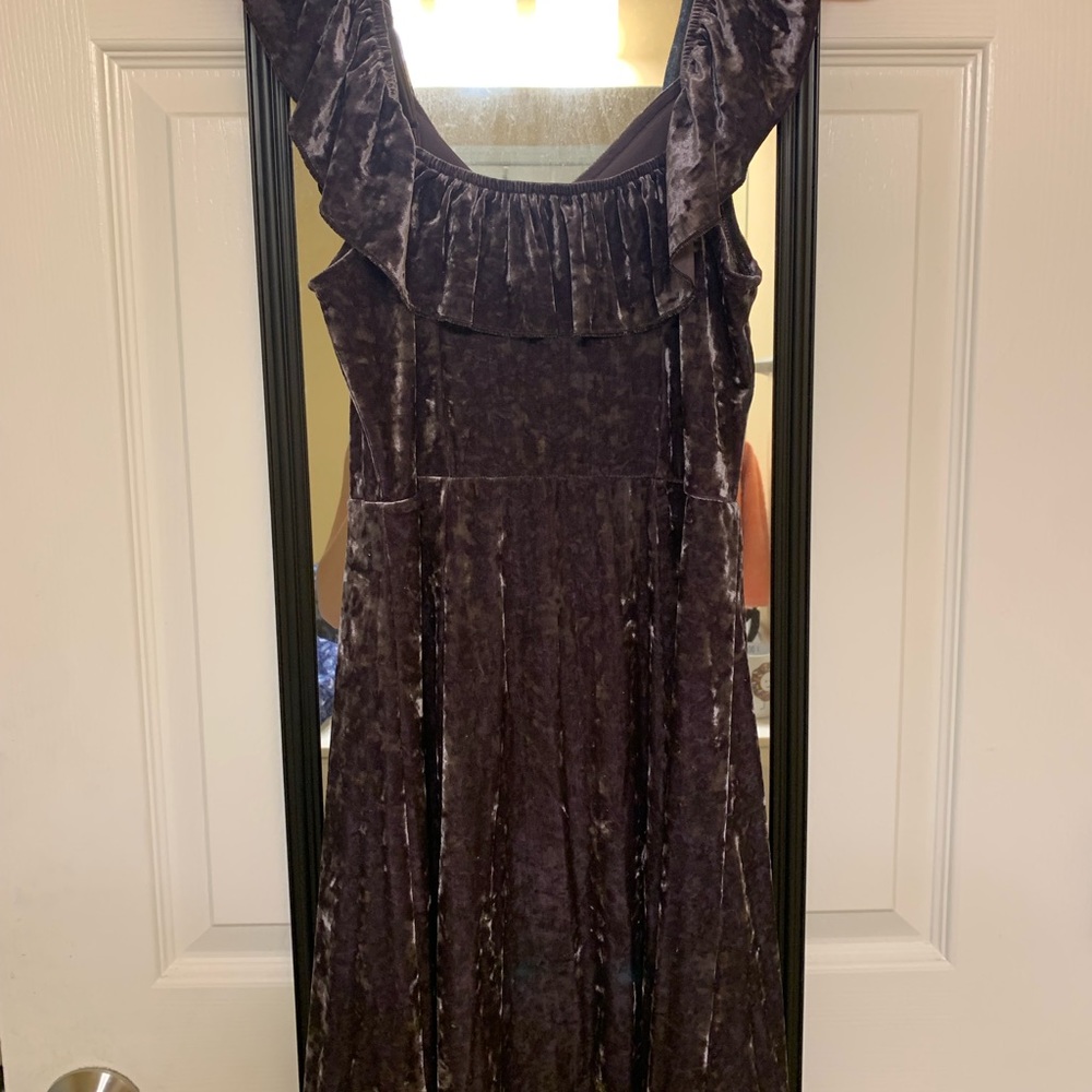 Off shoulder, small velvet American Eagle Dress